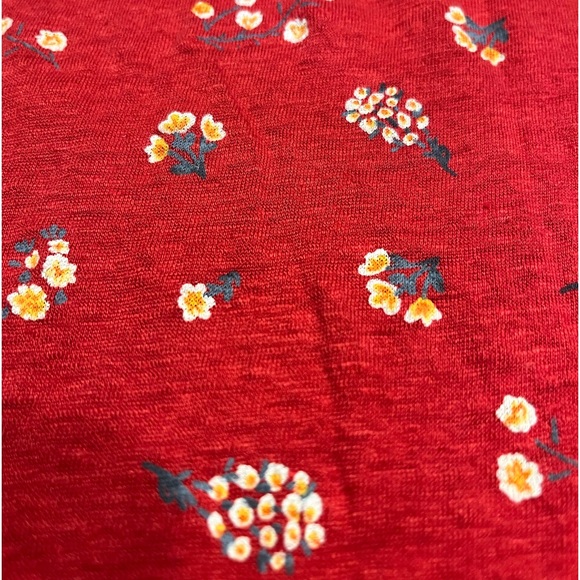 Loft/women’s top, size SP, red with flower print - Picture 4 of 4
